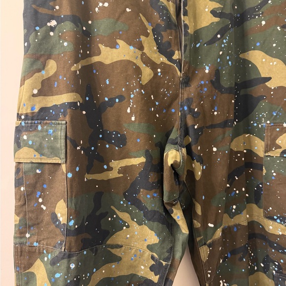 Fashion Nova Camouflage Cargo Pants - Picture 4 of 4